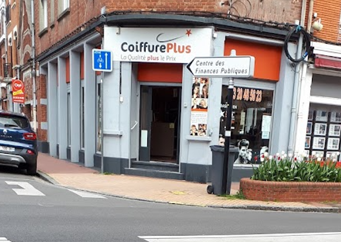Devanture de Coiffure Plus