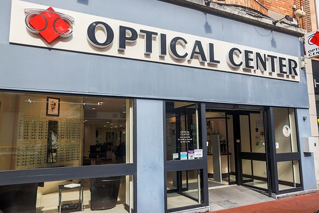 Devanture de Optical Center